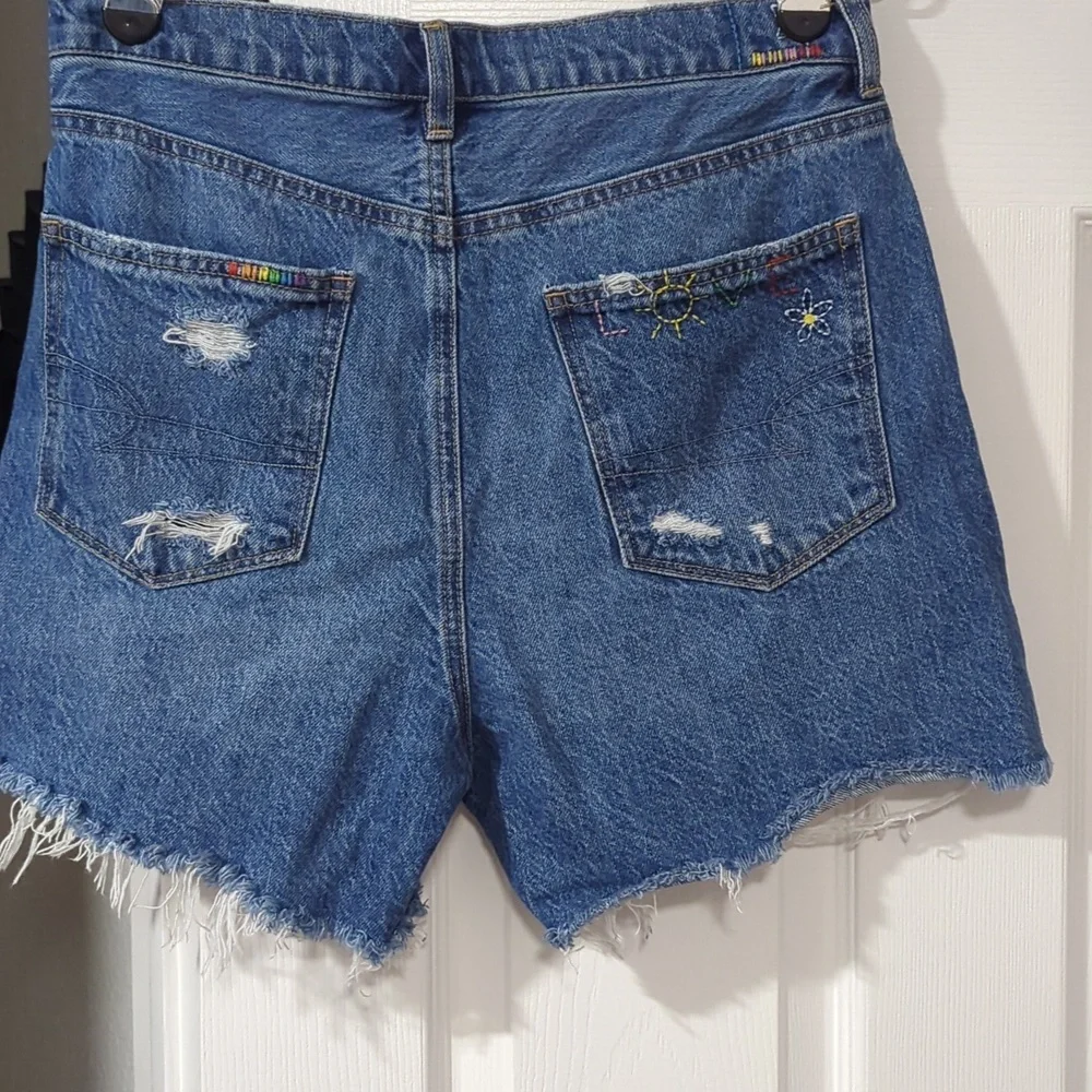 American Eagle Outfitters stylish distressed